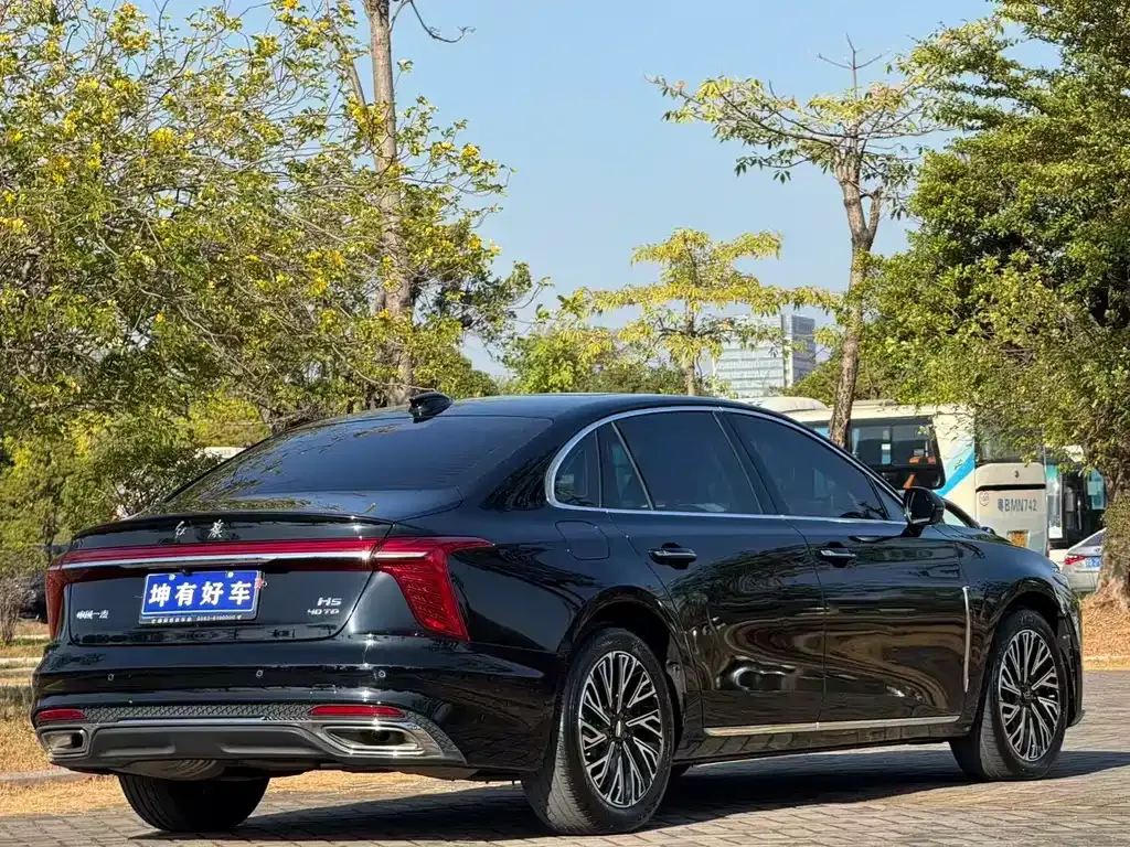 Hongqi H5 — фото 6