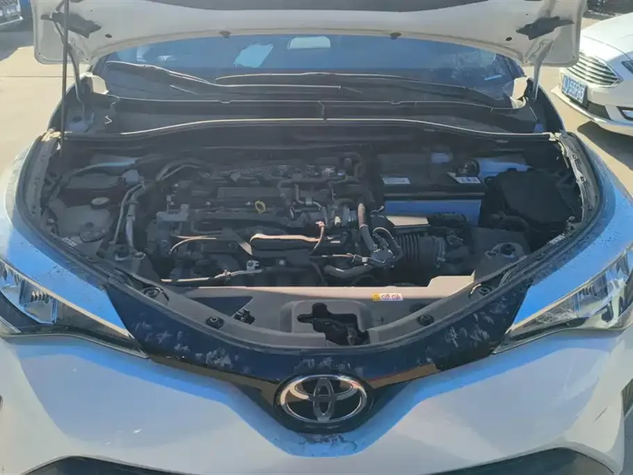 Toyota C-HR — фото 9