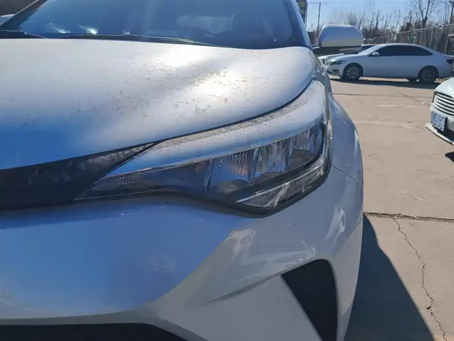 Toyota C-HR — фото 4