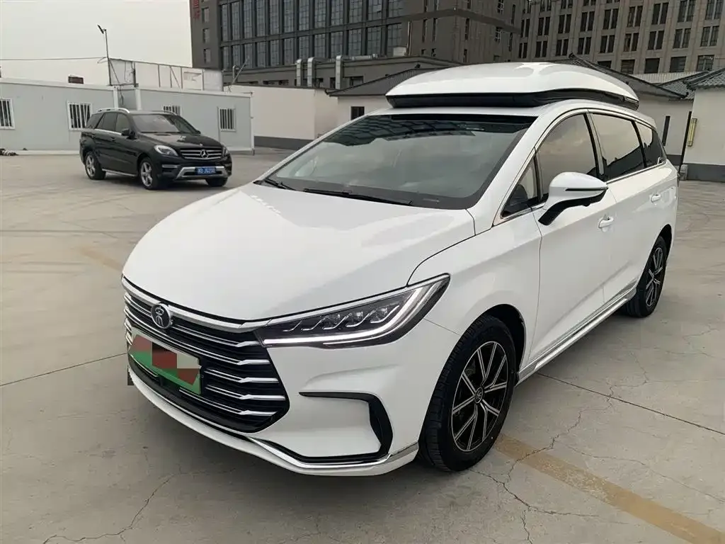 BYD MAX New Energy — фото 1