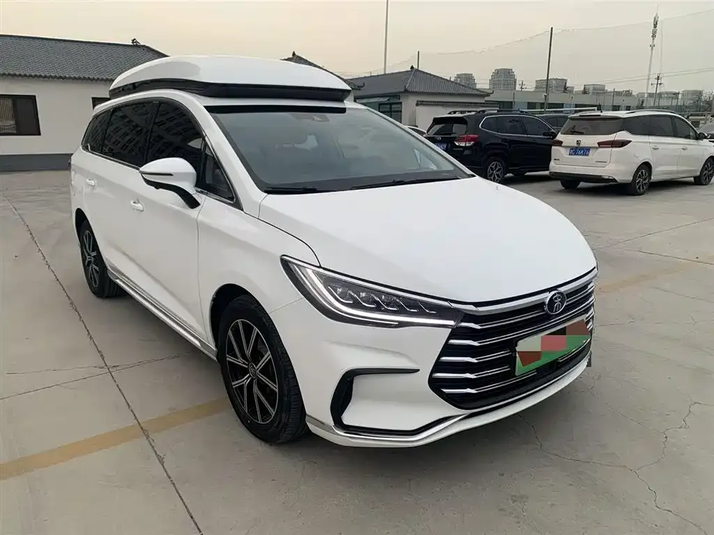 BYD MAX New Energy — фото 5
