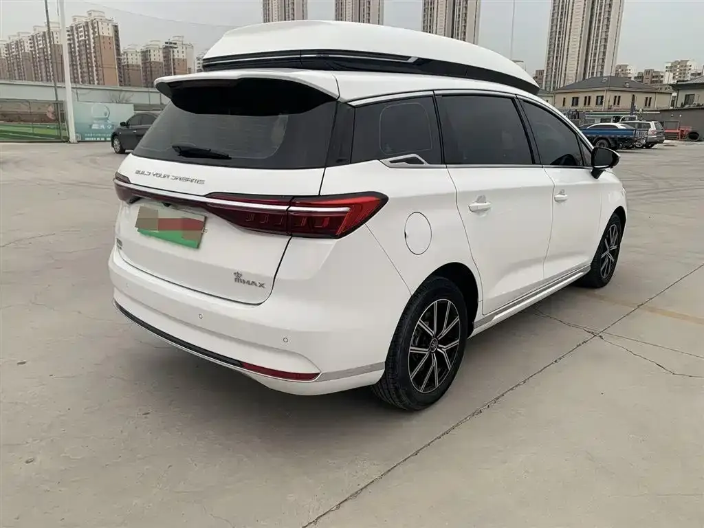 BYD MAX New Energy — фото 6