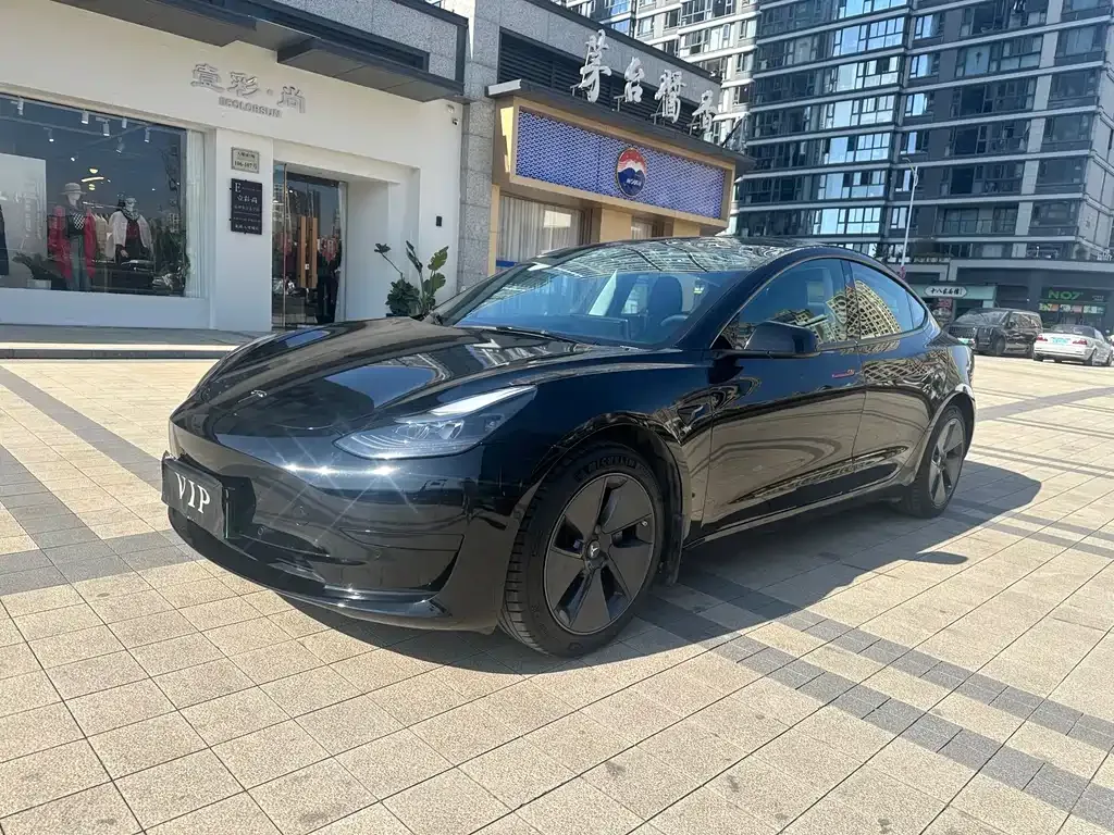 Tesla Model 3 — фото 8