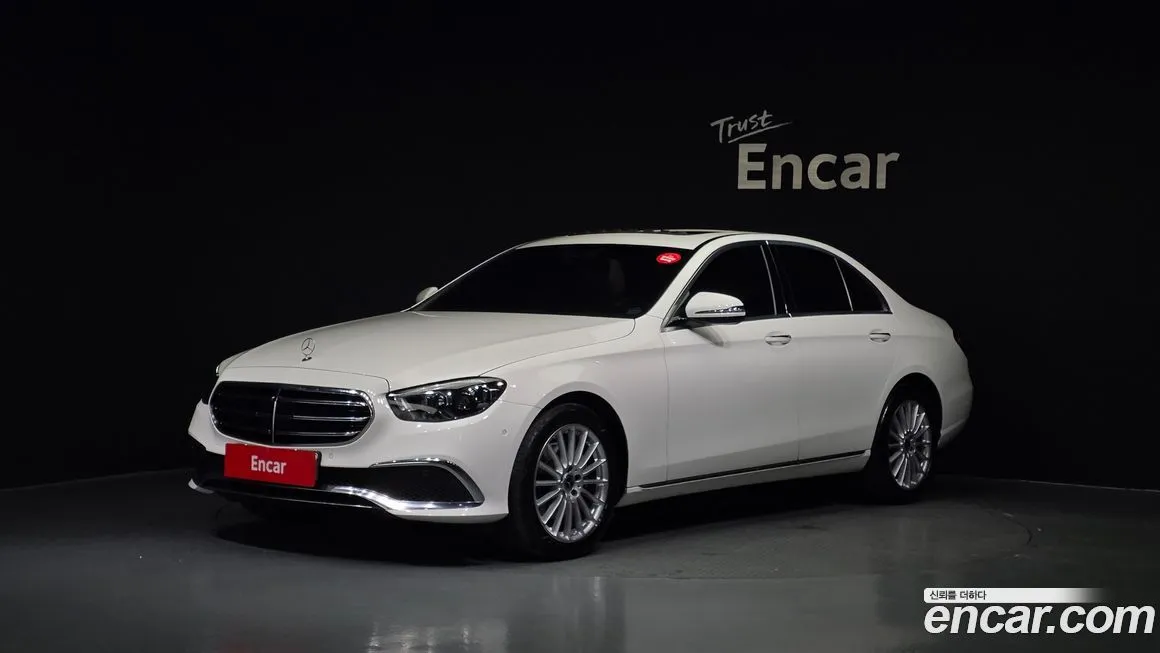 Mercedes-Benz E-Class — фото 1