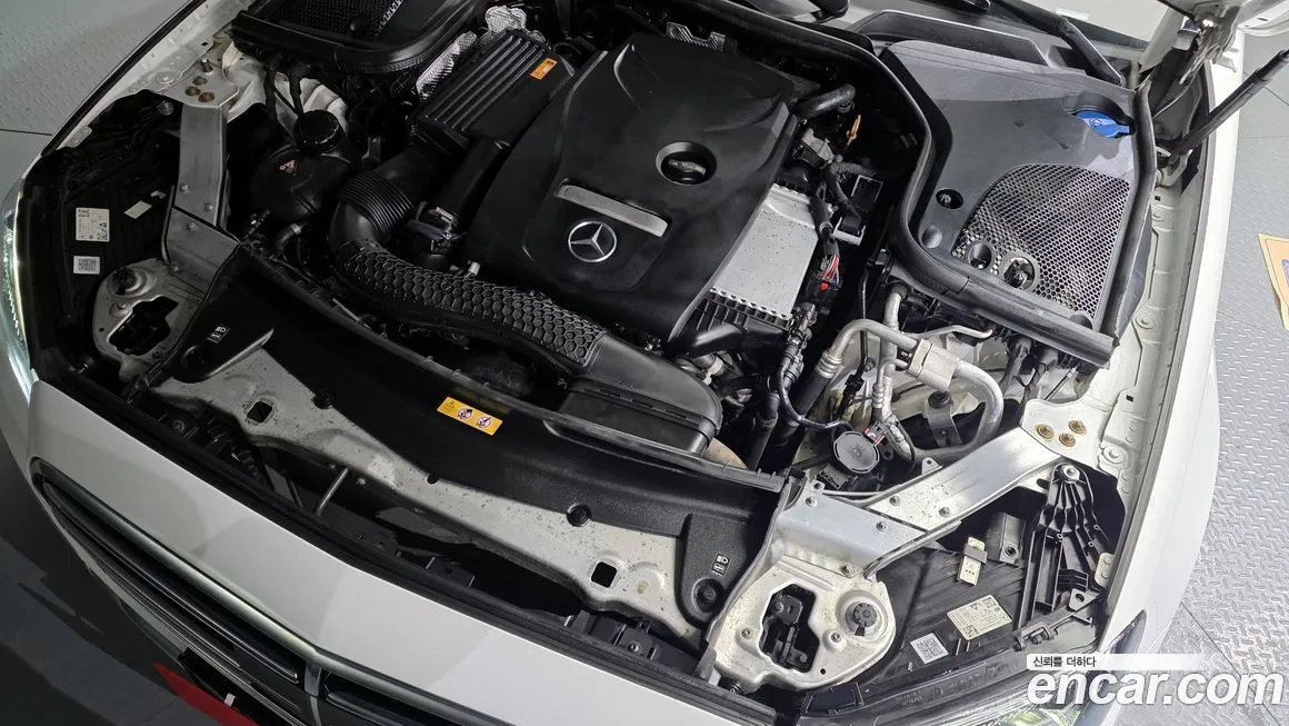 Mercedes-Benz E-Class — фото 9