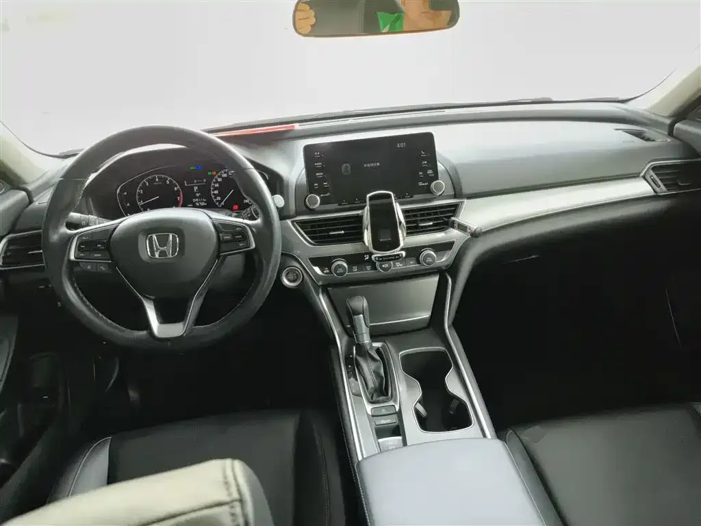 Honda Accord — фото 10