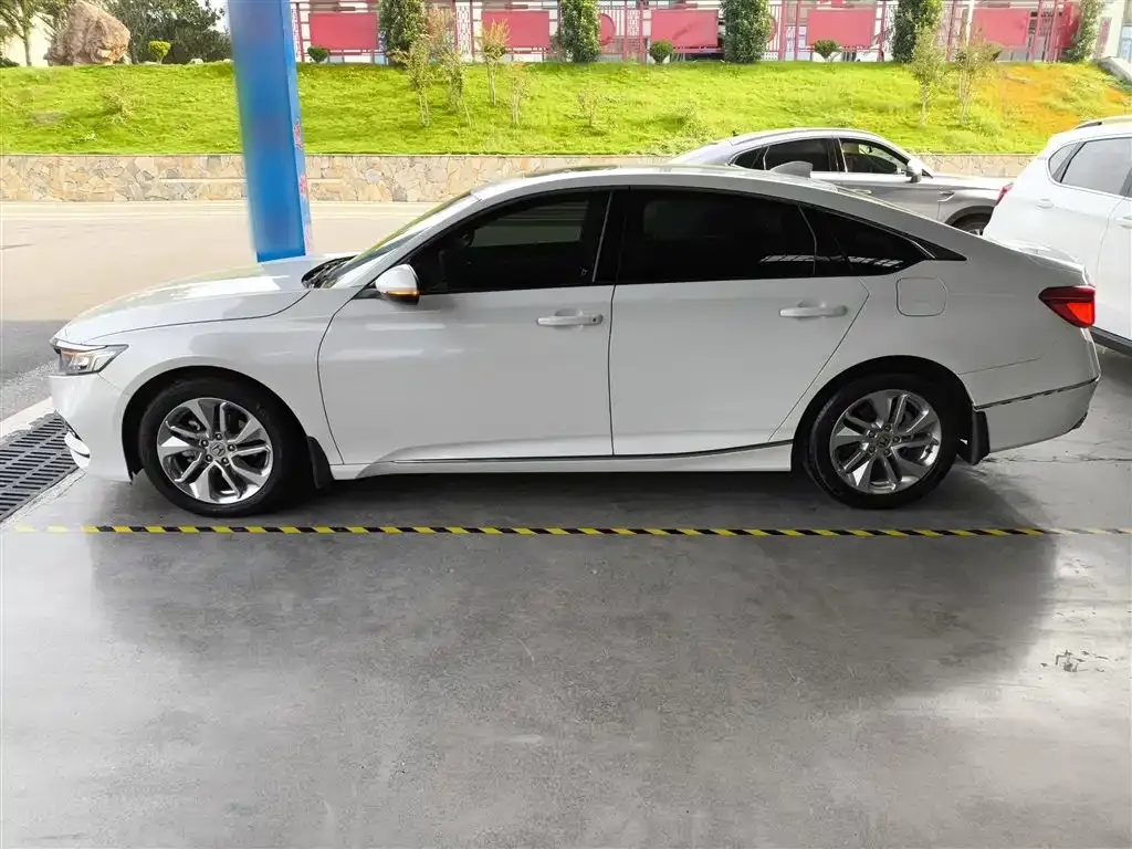 Honda Accord — фото 5