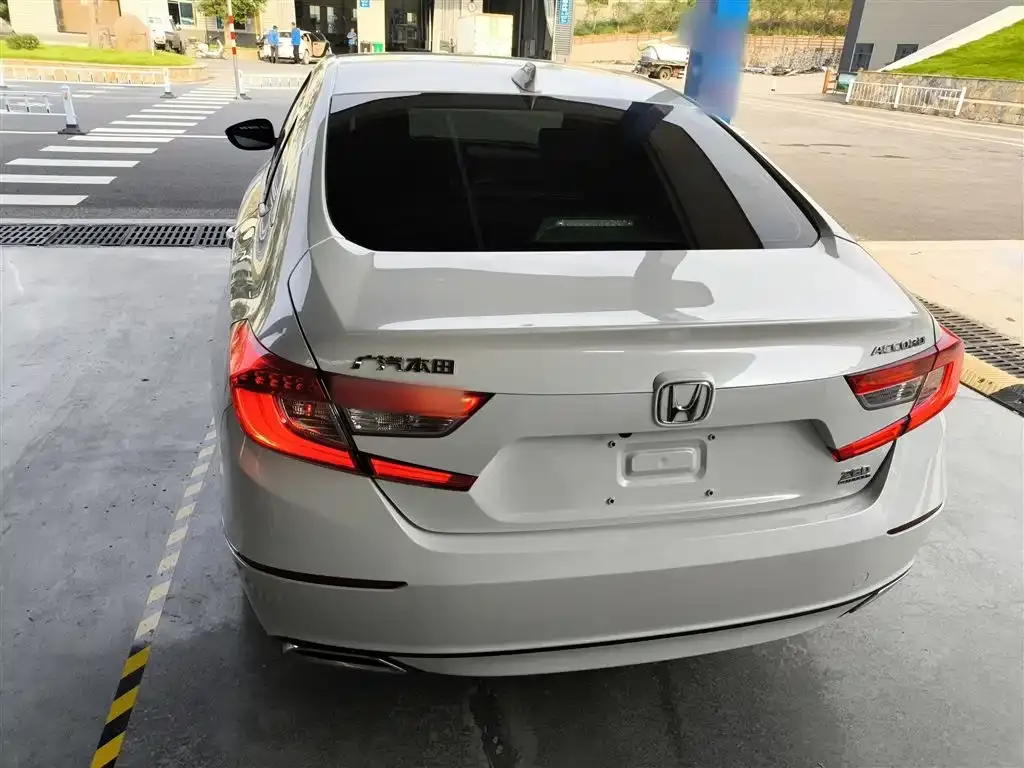 Honda Accord — фото 6