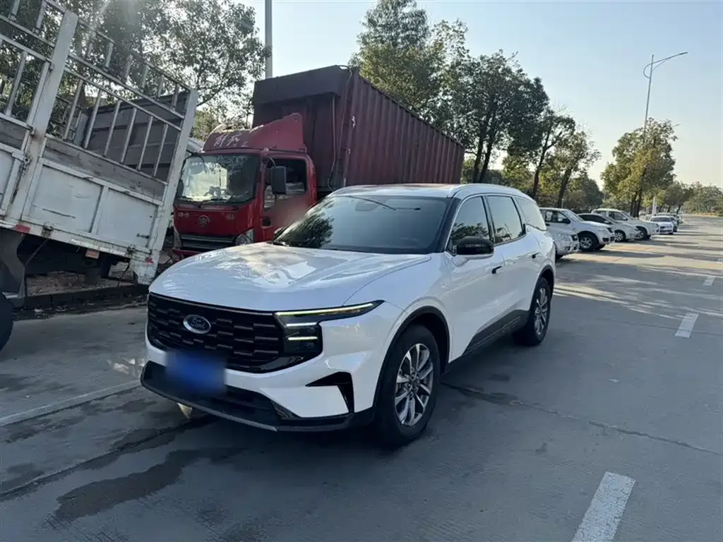 Ford Edge — фото 10