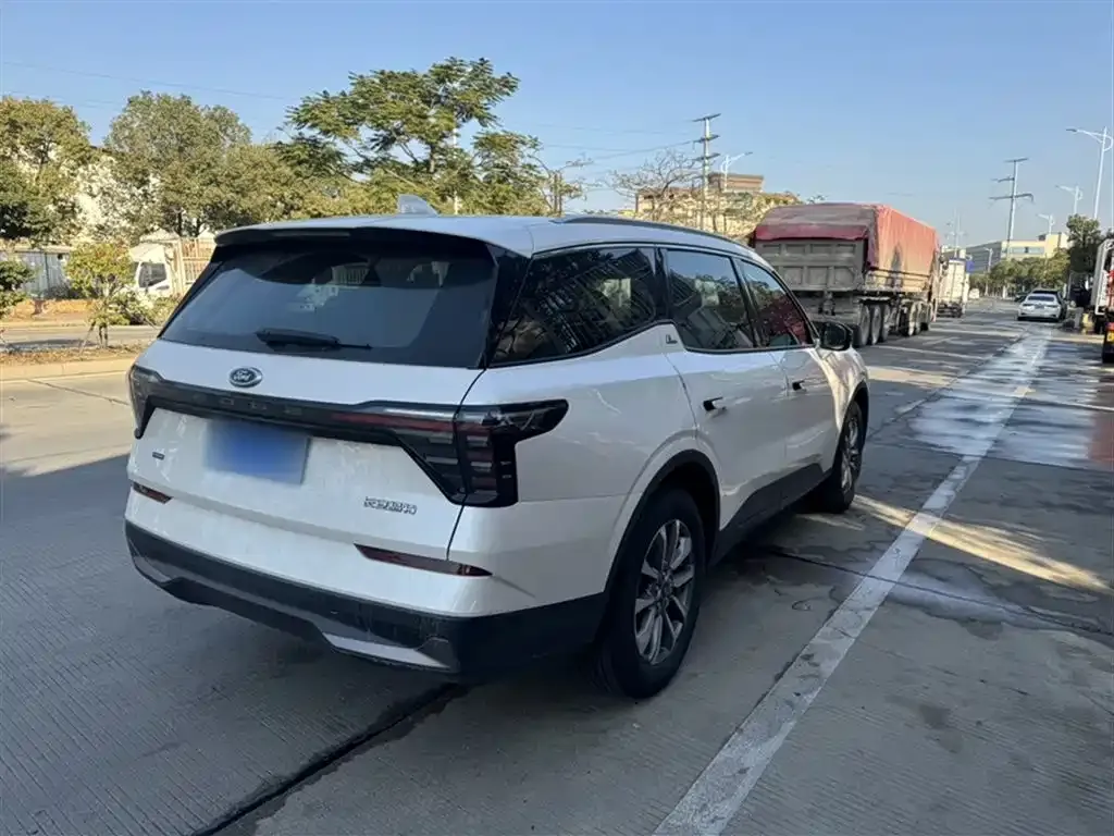 Ford Edge — фото 3