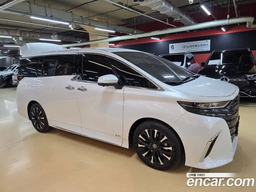 Toyota Alphard — фото 3