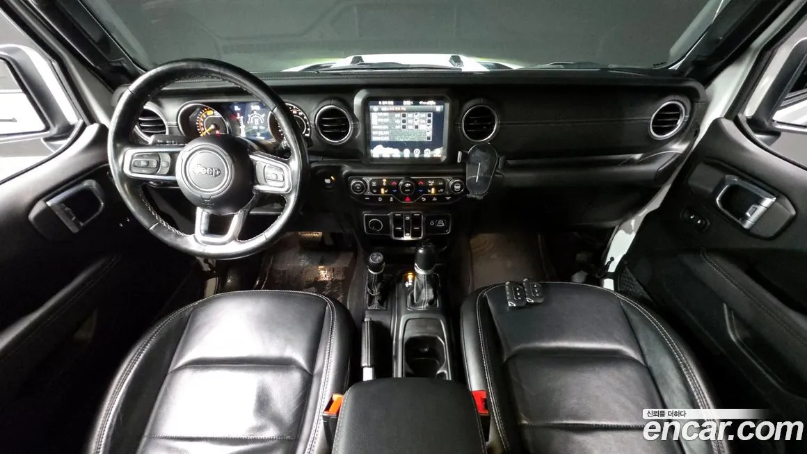 Jeep Wrangler — фото 6
