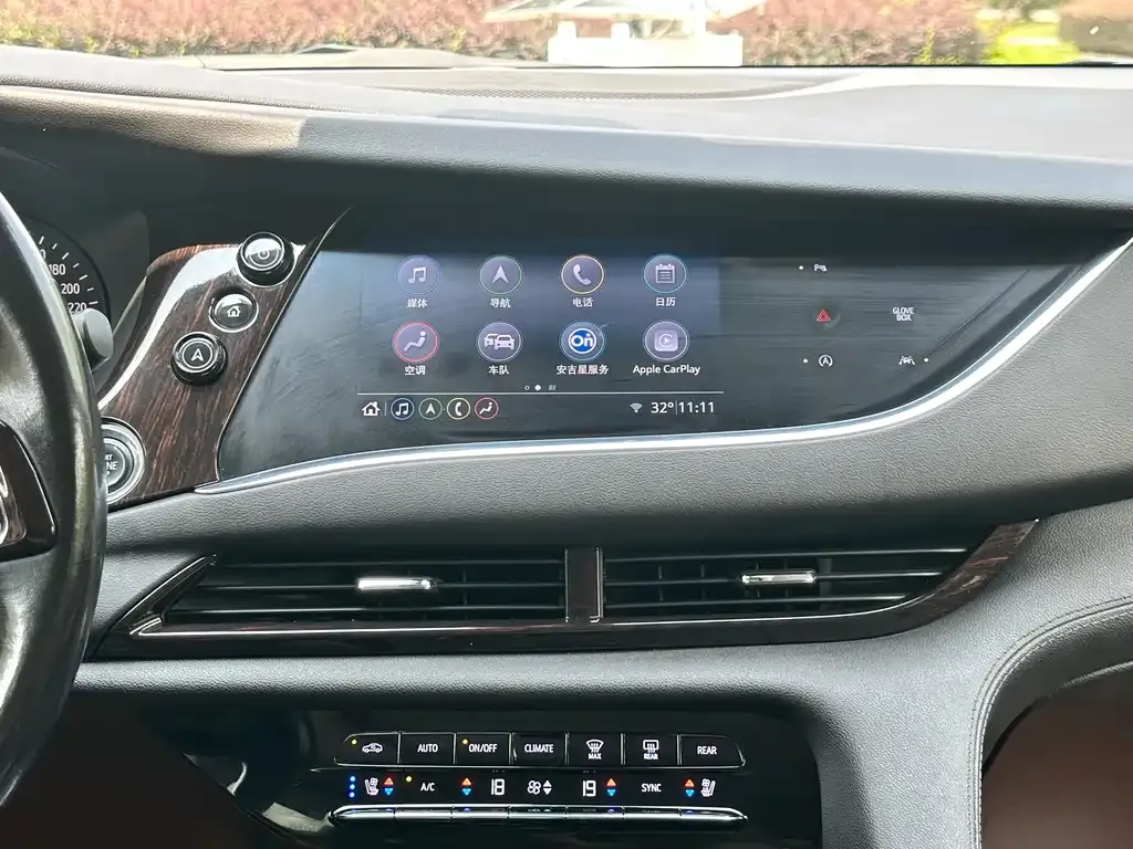 Buick Enclave — фото 9