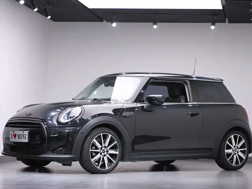 MINI Cooper (3-door) — фото 1