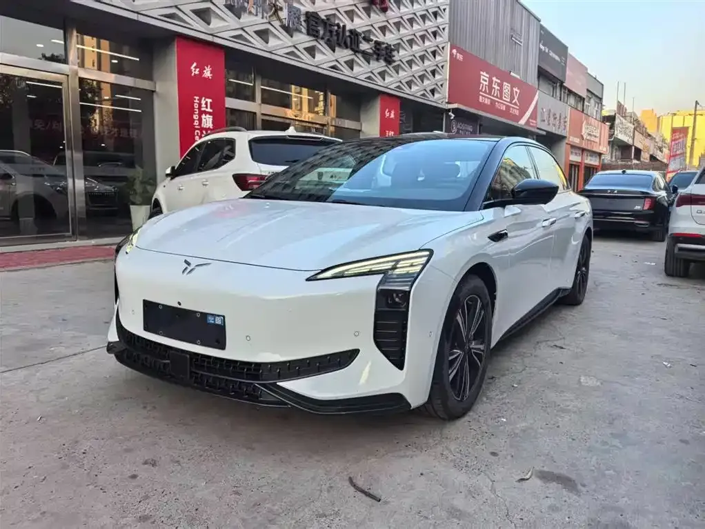 Hongqi EH7 — фото 1