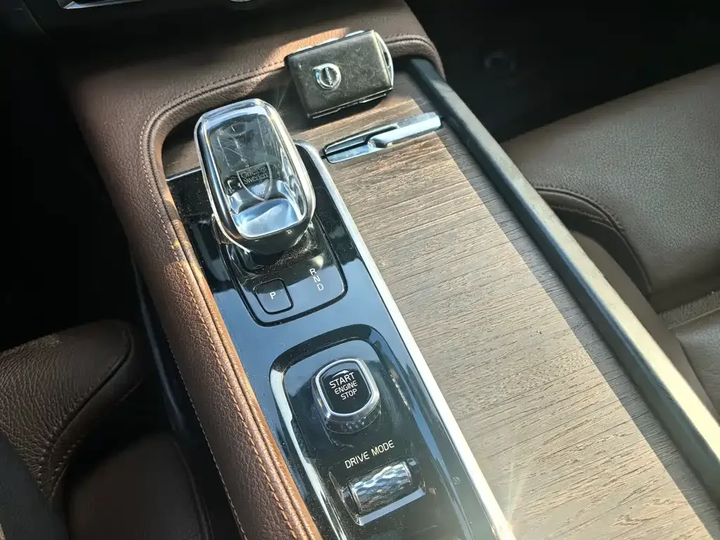 Volvo S90 — фото 3