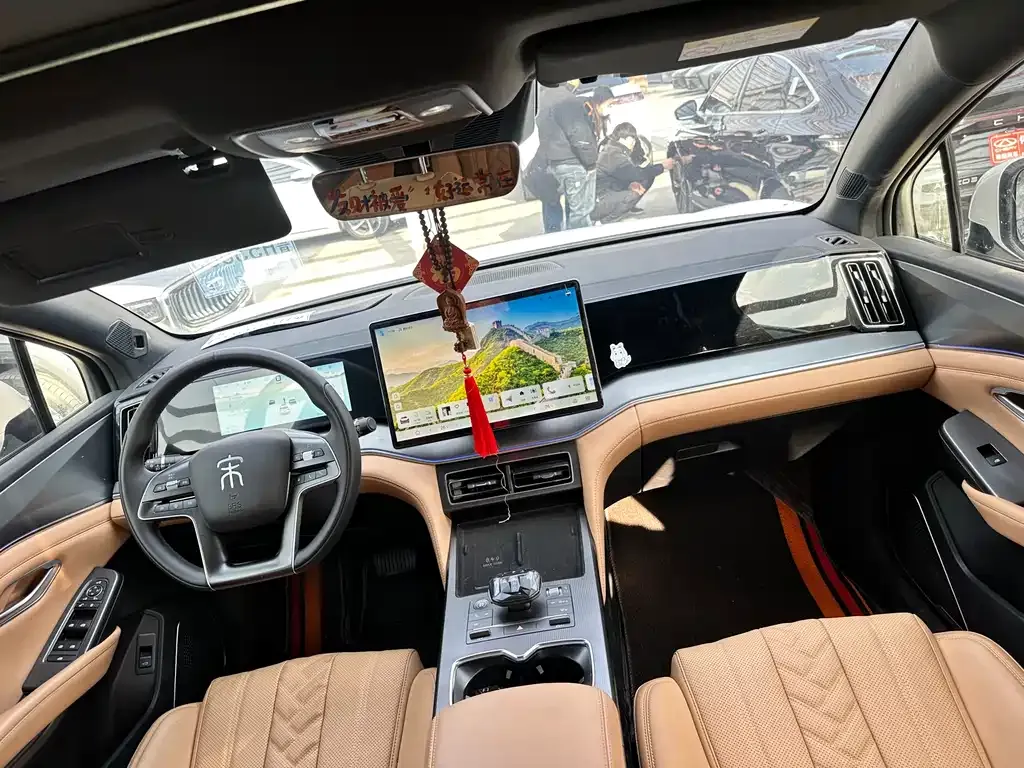 BYD L DM-i — фото 8