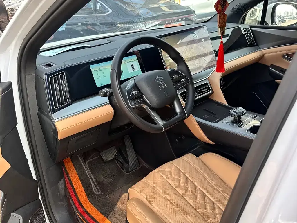 BYD L DM-i — фото 4