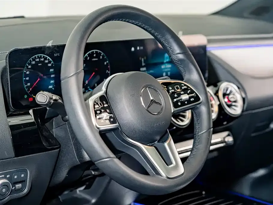 Mercedes-Benz GLA — фото 8