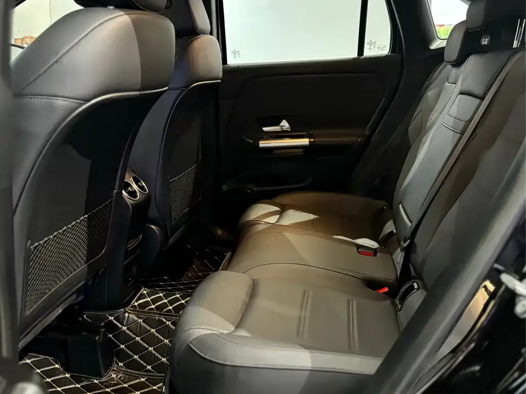 Mercedes-Benz GLA — фото 6