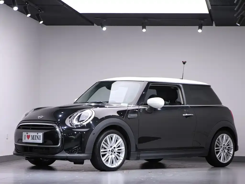 MINI Cooper (3-door) — фото 1