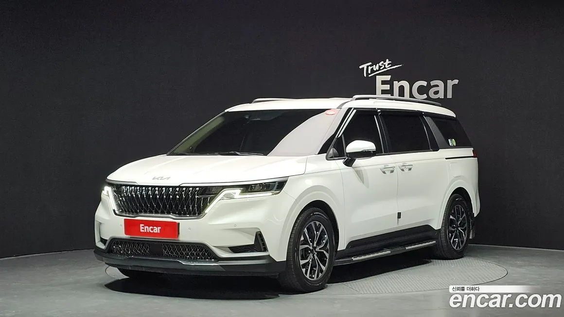 Kia Carnival — фото 1
