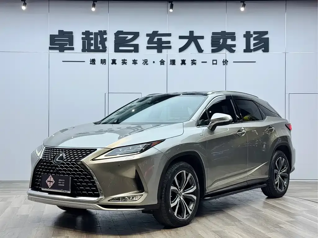 Lexus RX — фото 1