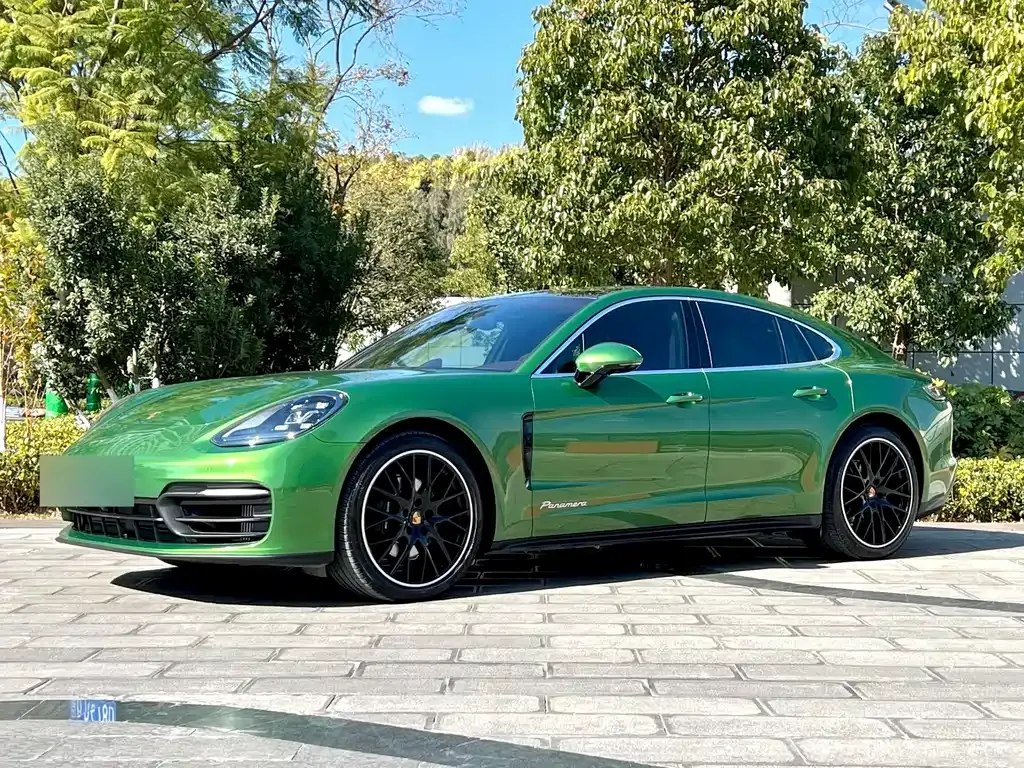 Porsche Panamera — фото 1