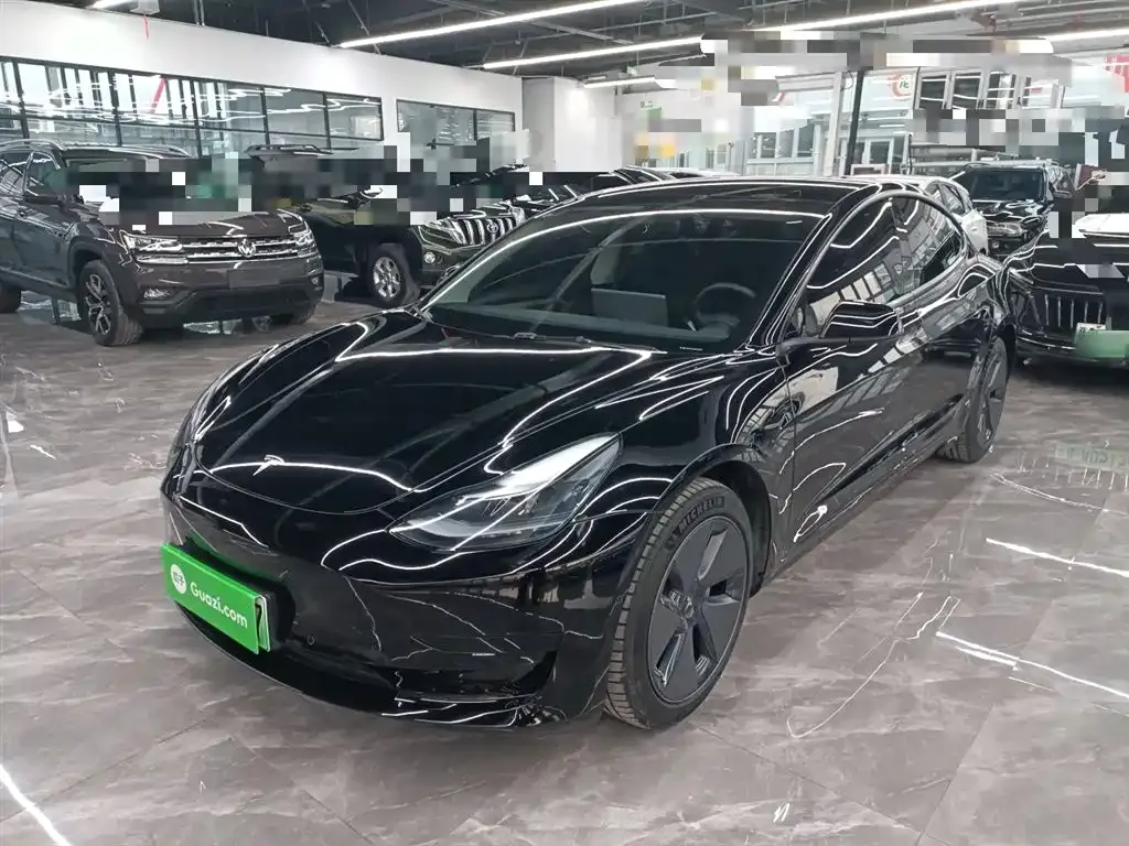 Tesla Model 3 — фото 1