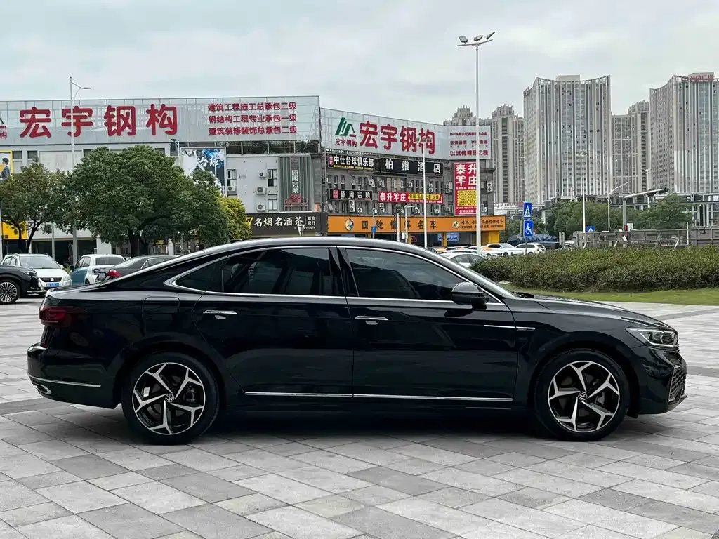Volkswagen Passat — фото 5