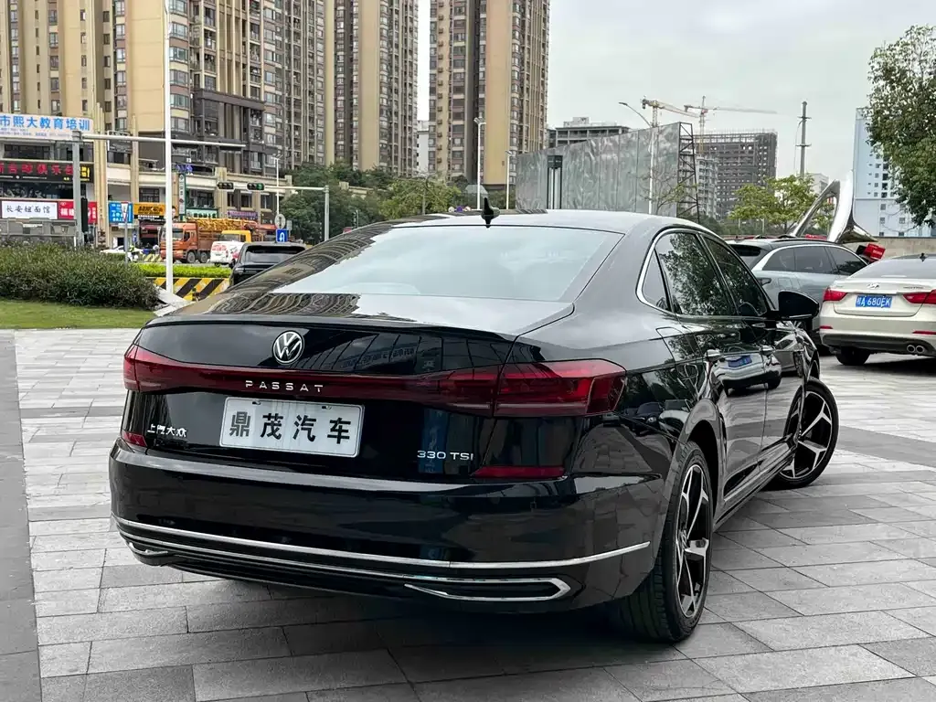 Volkswagen Passat — фото 8