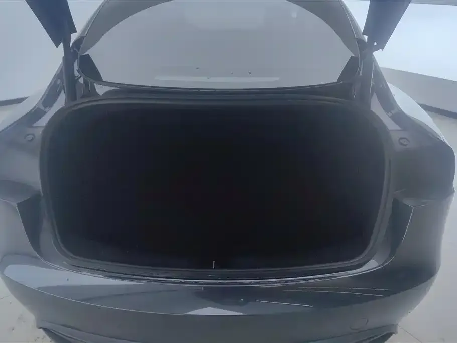 Tesla Model 3 — фото 10