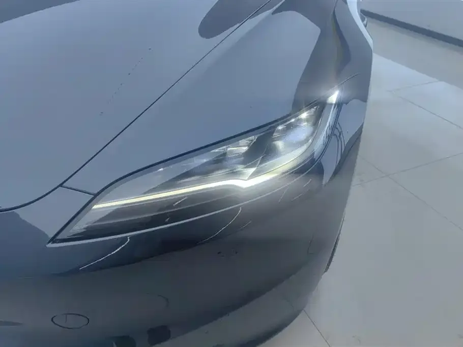 Tesla Model 3 — фото 2