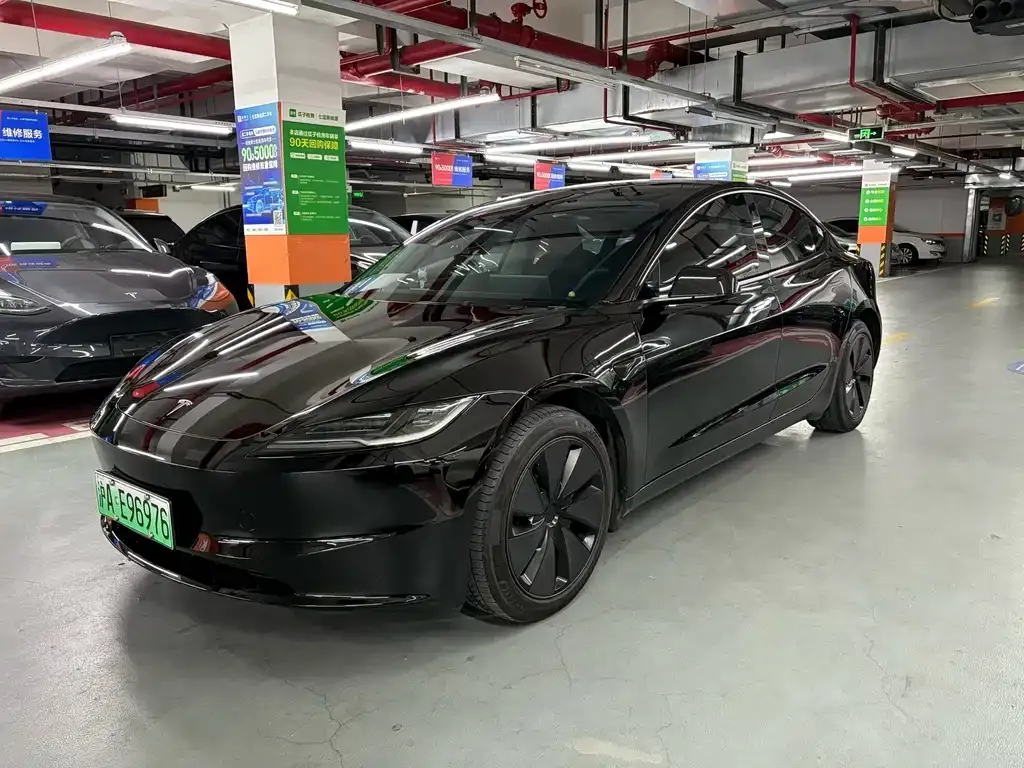 Tesla Model 3 — фото 1