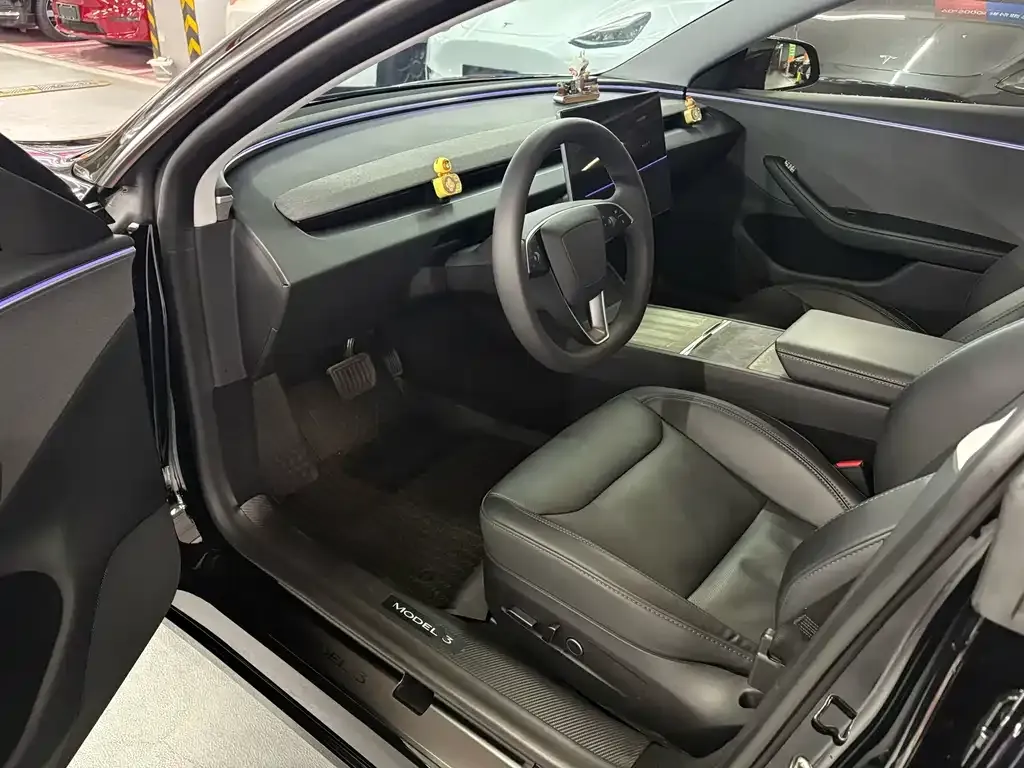 Tesla Model 3 — фото 6