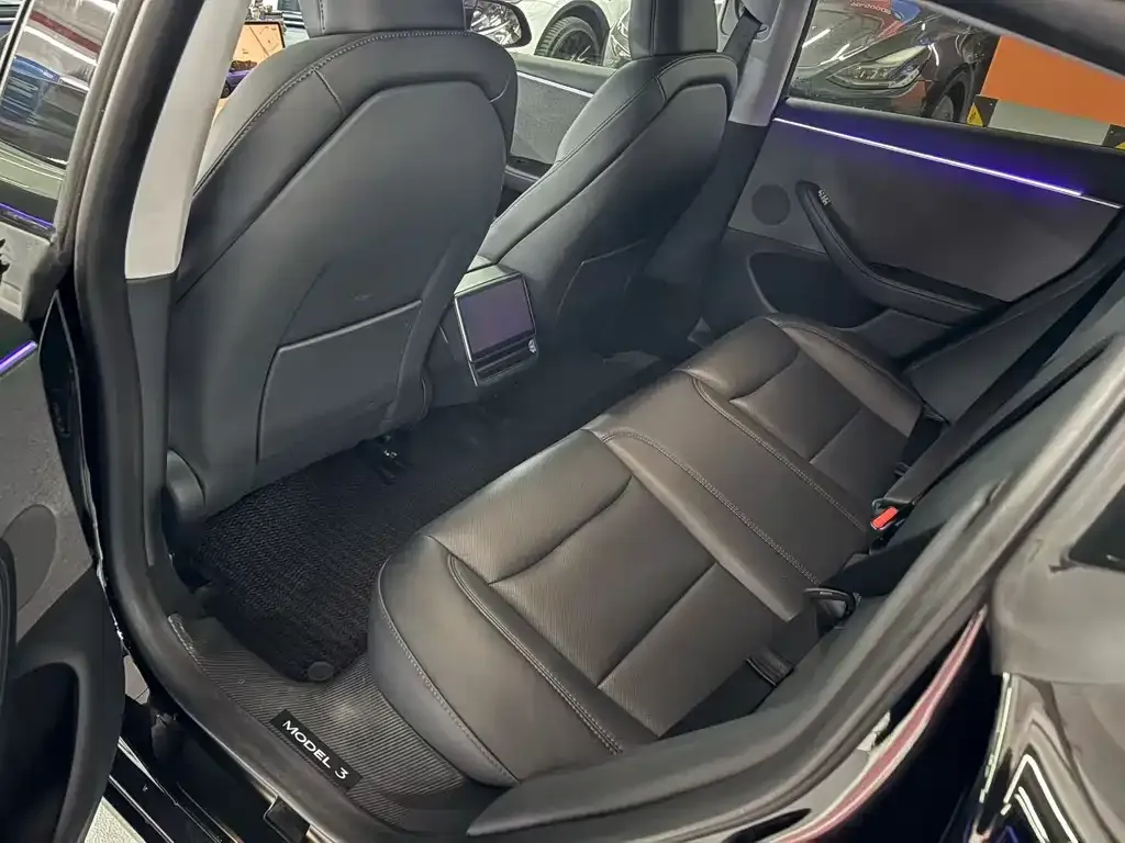 Tesla Model 3 — фото 3