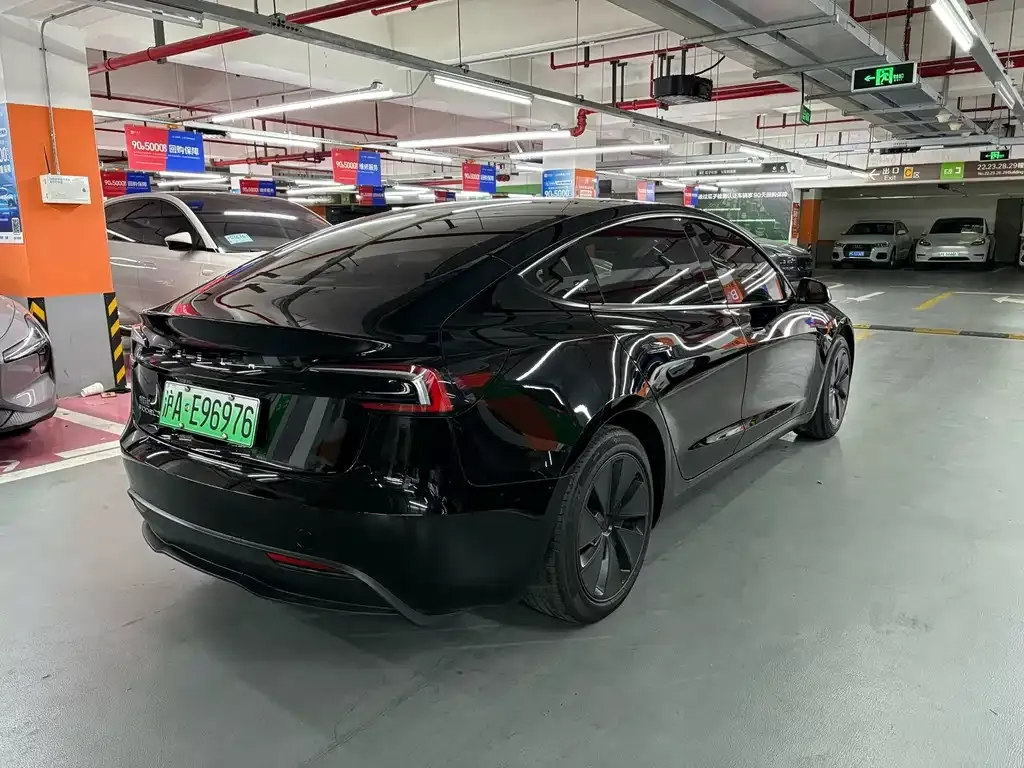 Tesla Model 3 — фото 4