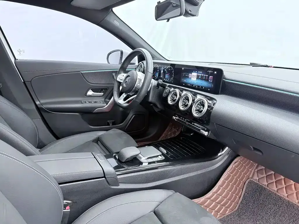 Mercedes-Benz A-Class — фото 10