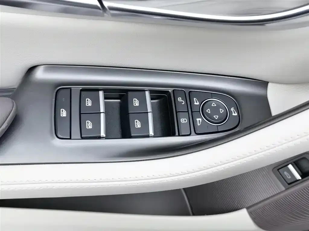 BYD PLUS New Energy — фото 10