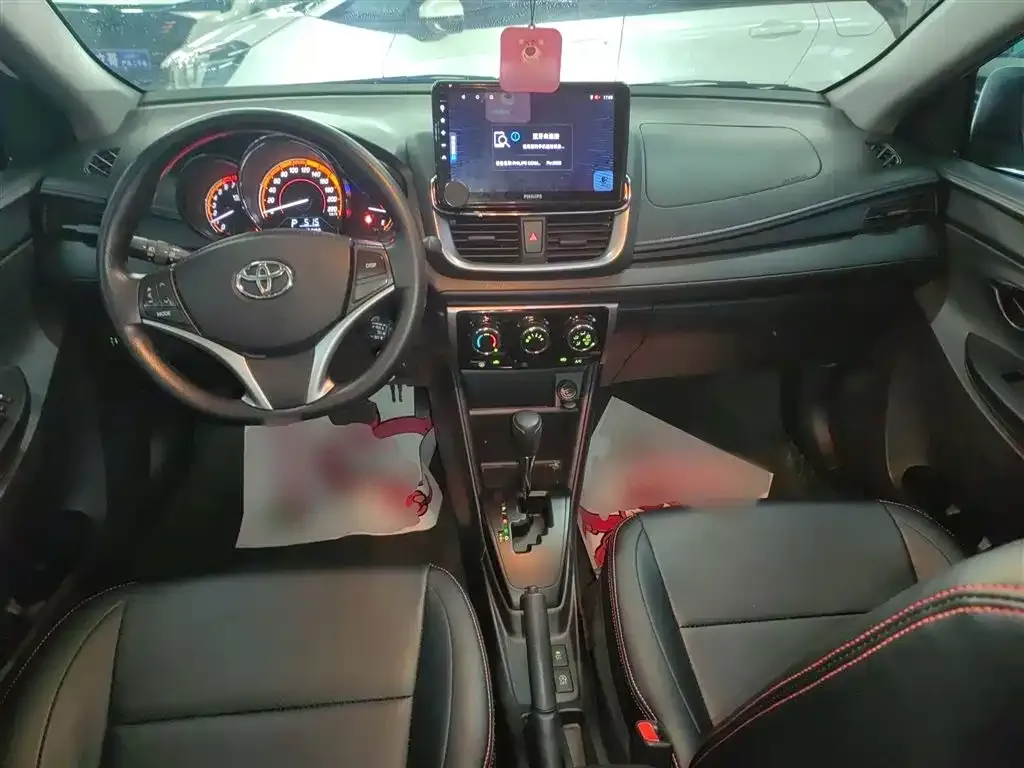 Toyota Yaris L — фото 9