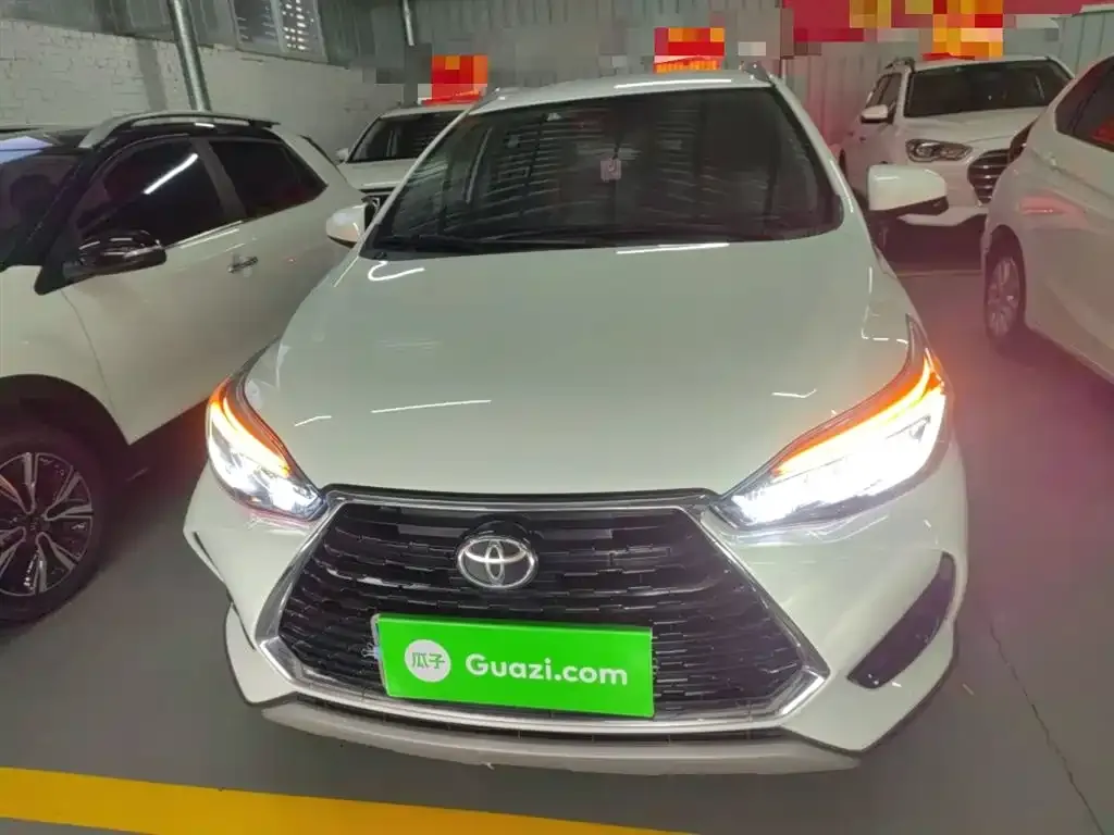 Toyota Yaris L — фото 2