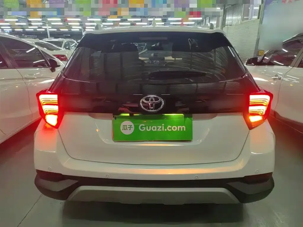 Toyota Yaris L — фото 3
