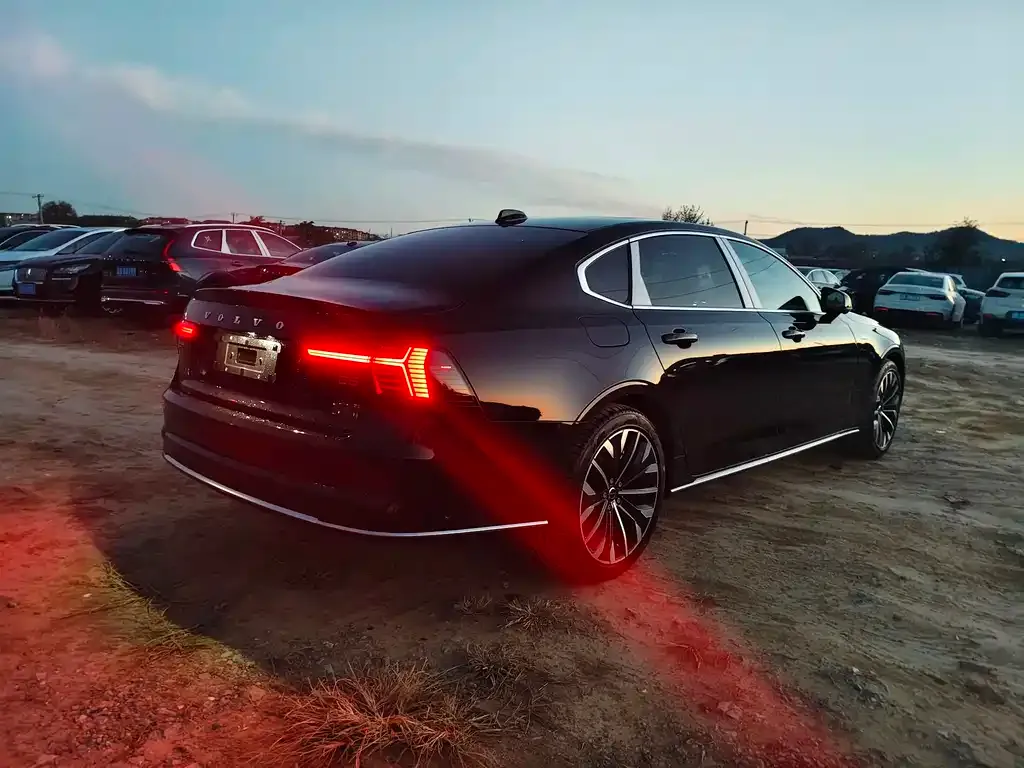 Volvo S90 — фото 6