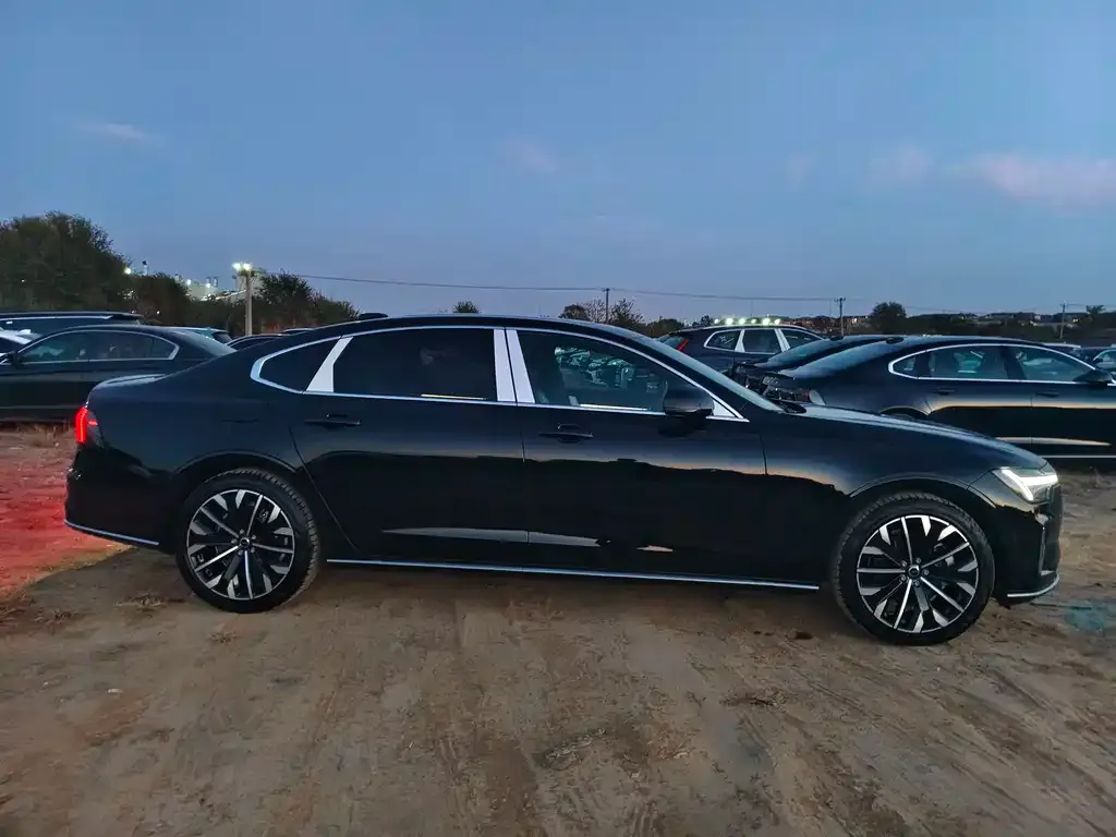 Volvo S90 — фото 4