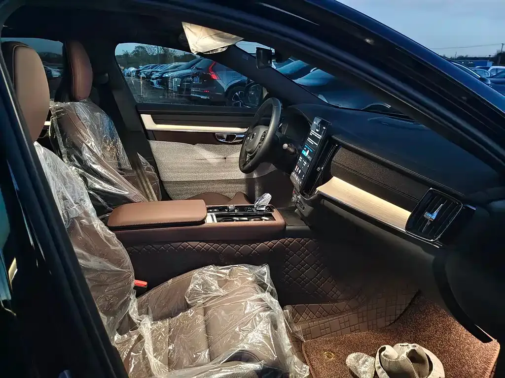 Volvo S90 — фото 10