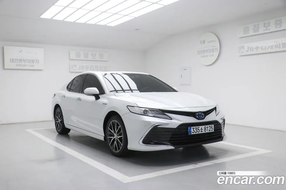 Toyota Camry — фото 7