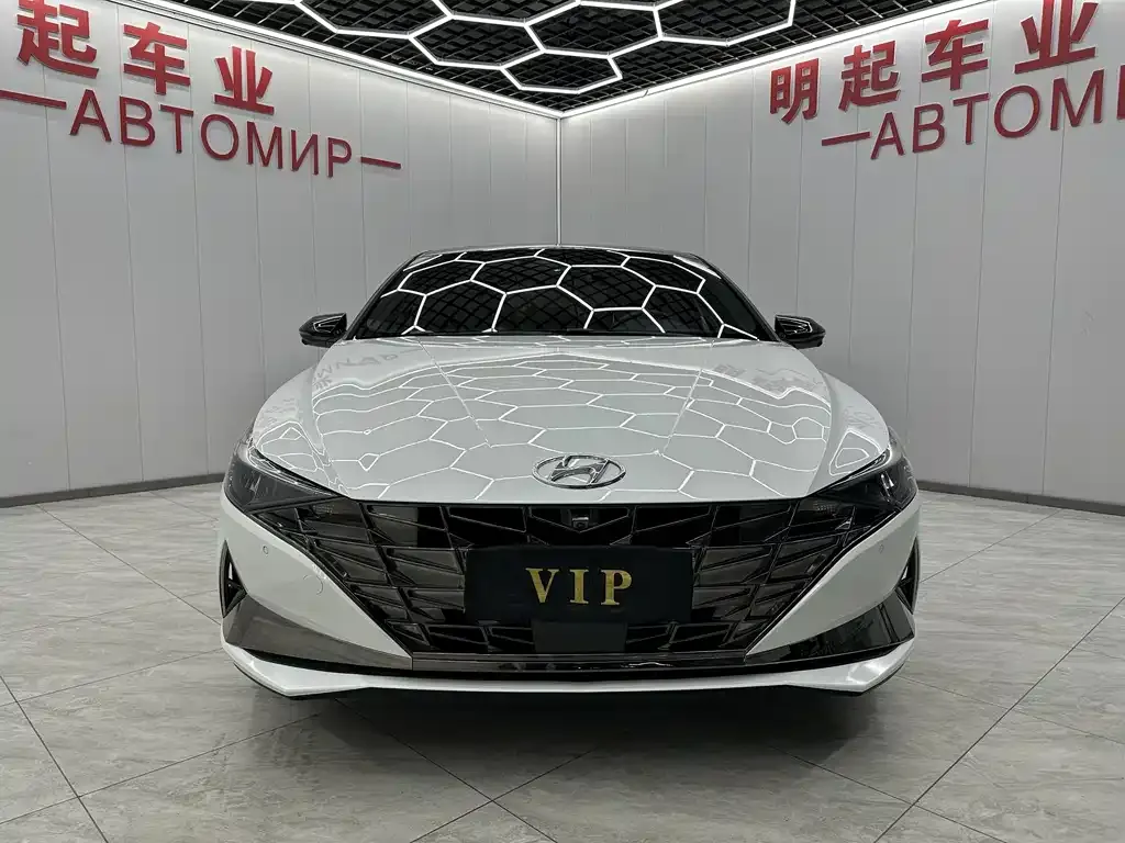 Hyundai Elantra — фото 6