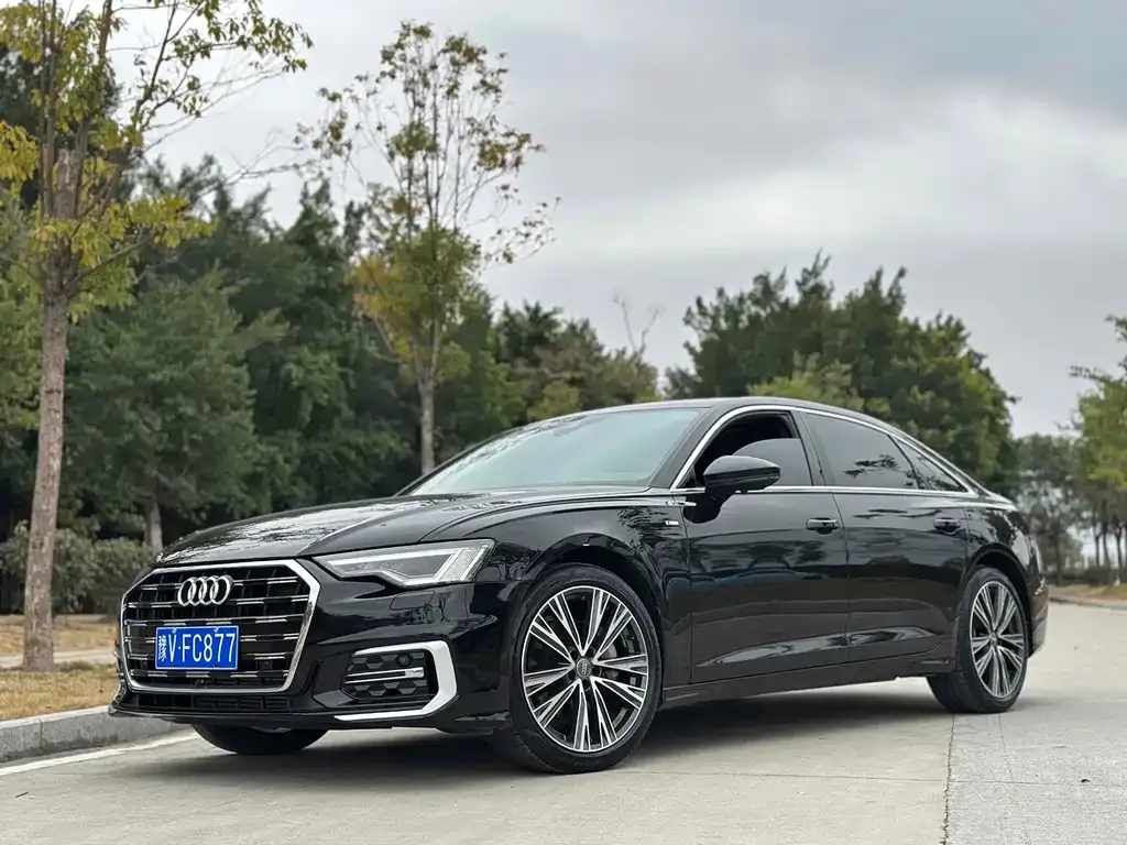 Audi A6L — фото 1