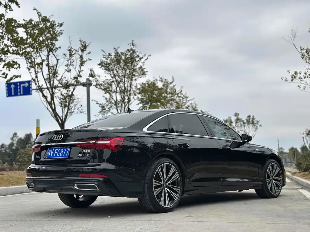 Audi A6L — фото 4