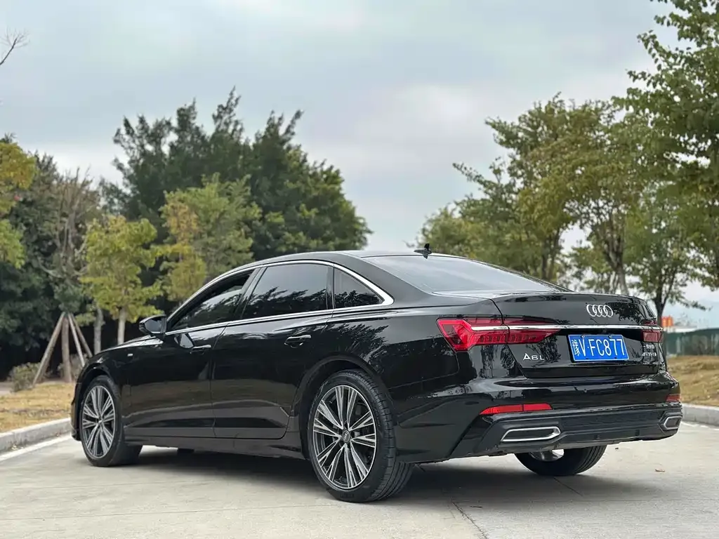 Audi A6L — фото 2